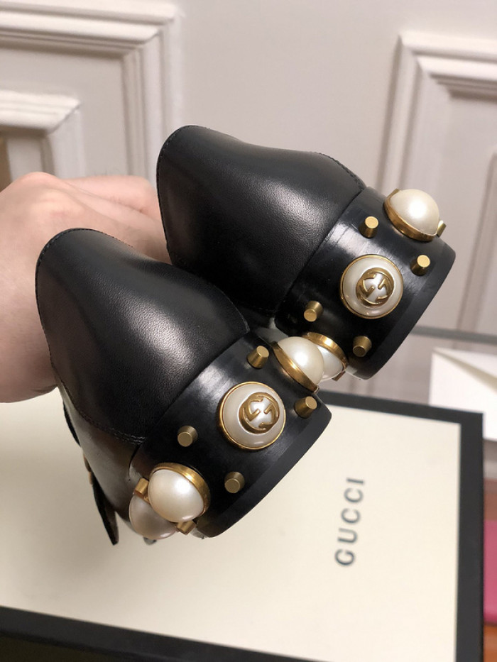 guc loafer