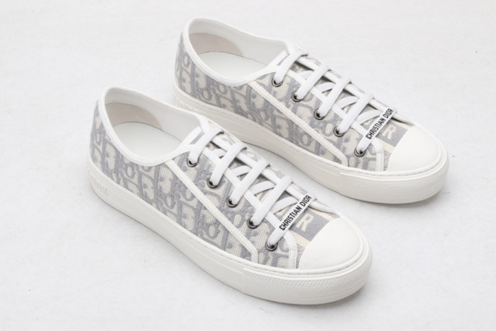 dr b23 homme kaws h903p170