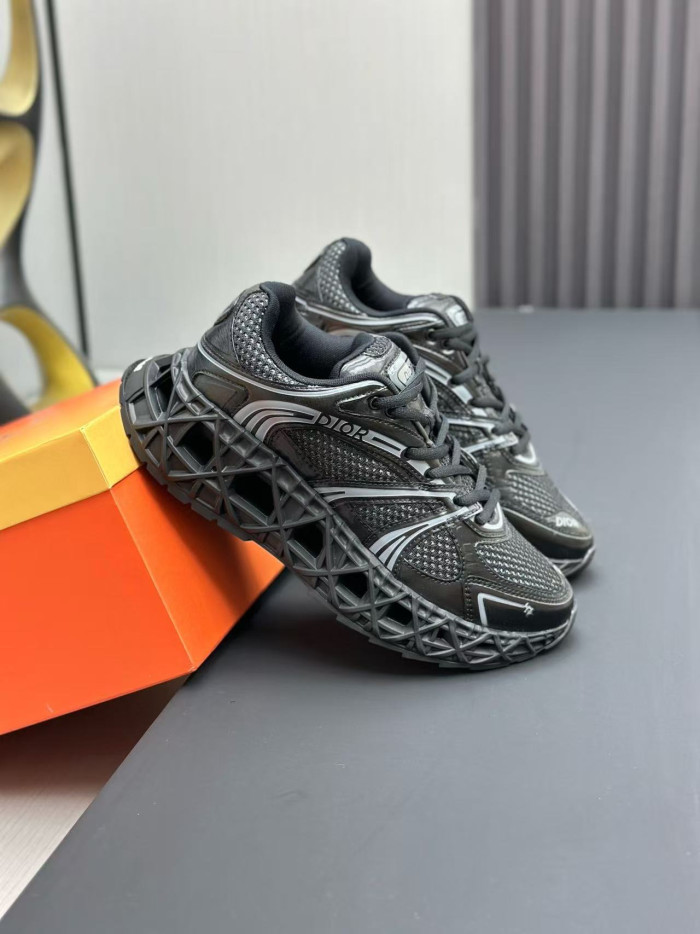 DR B35 LOW-TOP SNEAKERS DR-182