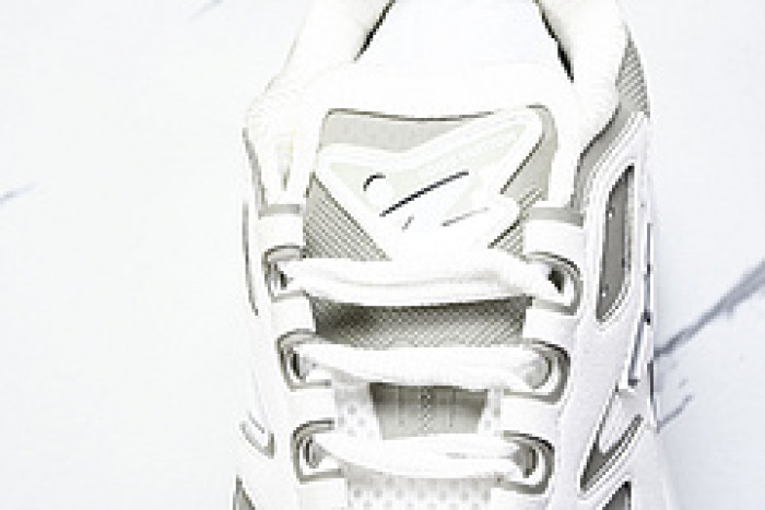 LOVT SNEAKER LV-317