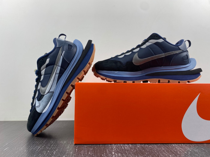 sacai x vaporwaffle dd1875-700
